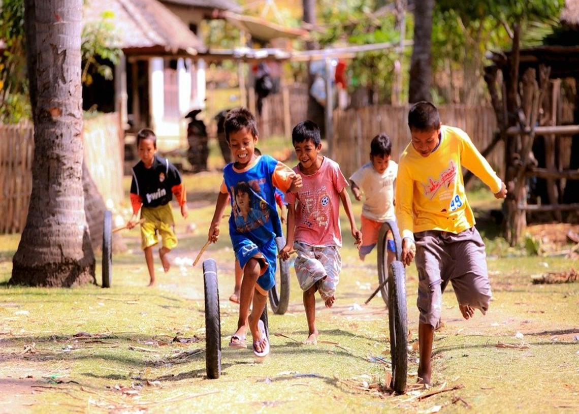 Indonesia educators in remote areas visiting students at their homes